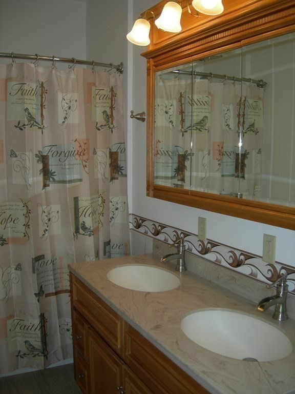 10 Beverly Cove Worcester, MA 01604 - Photo 13 of 20