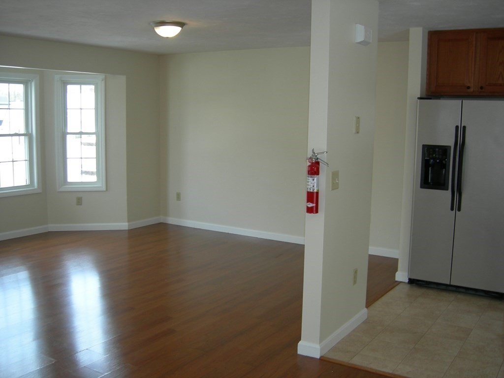 10 Beverly Cove Worcester, MA 01604 - Photo 4 of 20