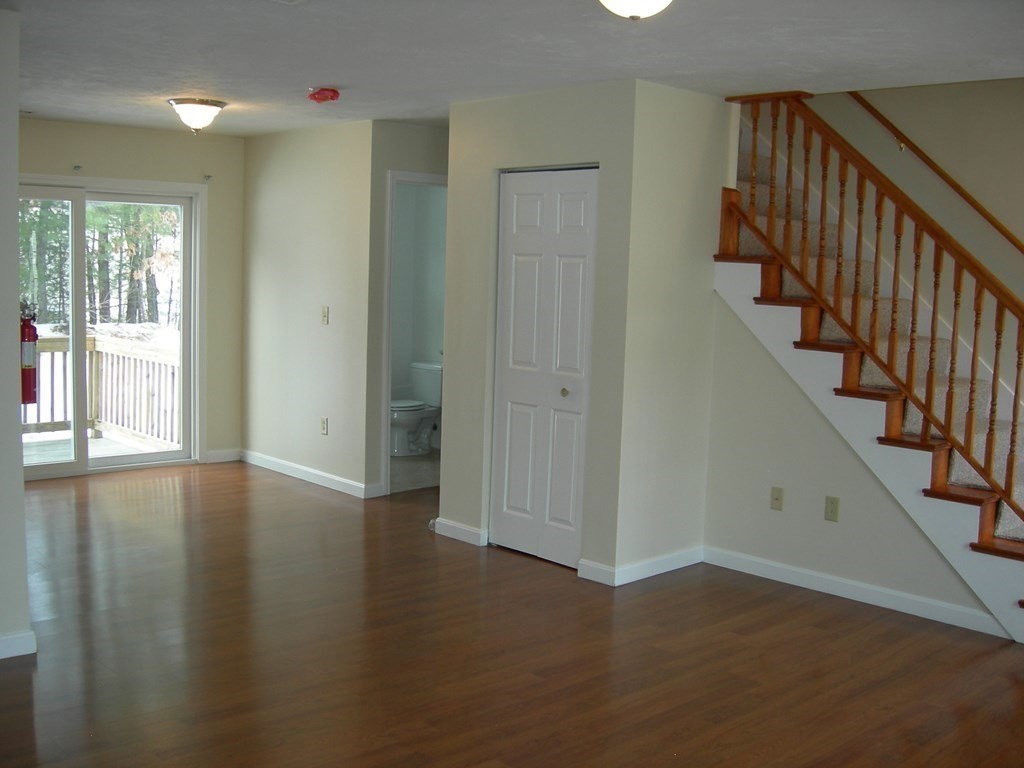 10 Beverly Cove Worcester, MA 01604 - Photo 7 of 20