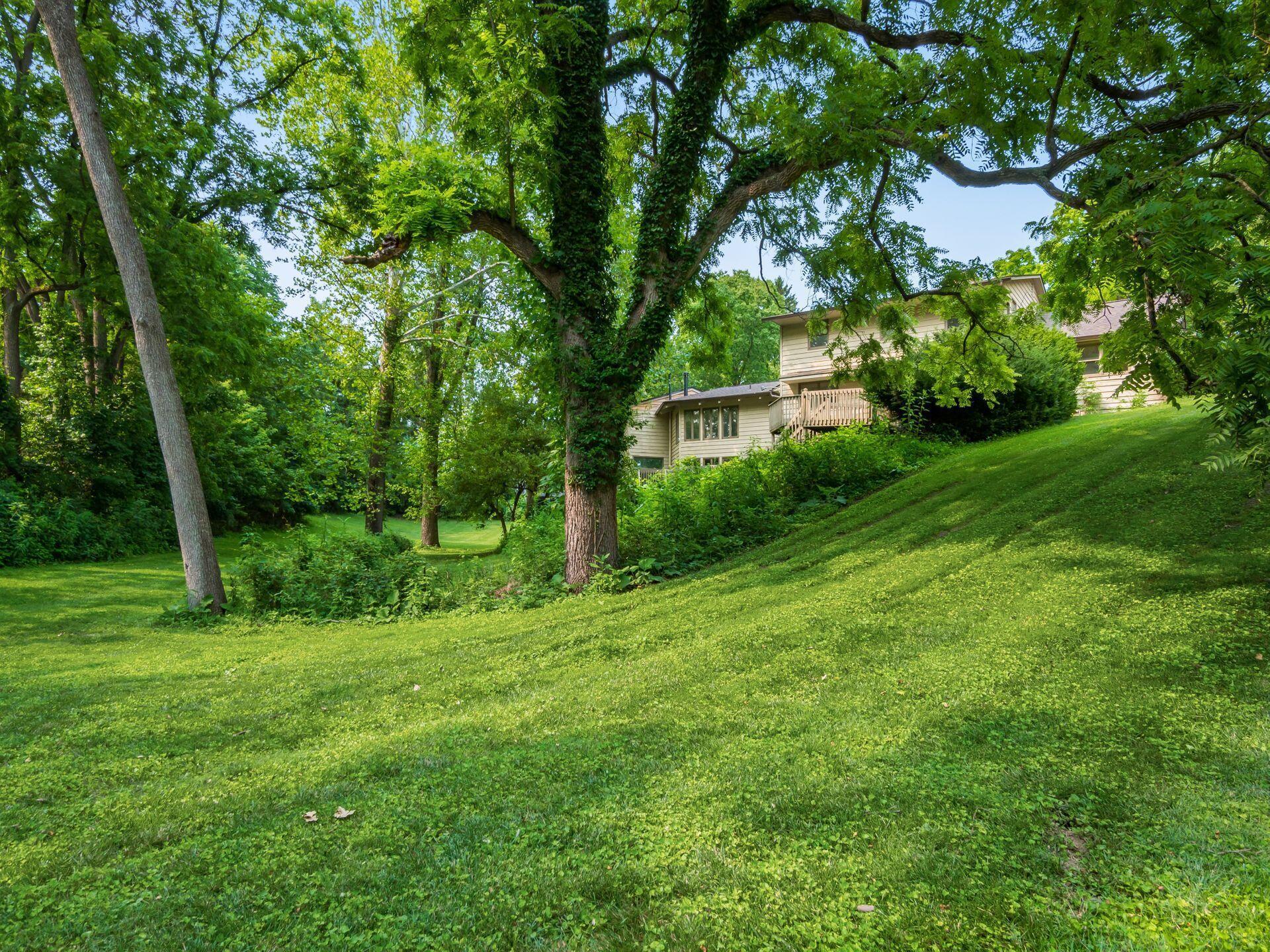 6329 Linworth Road Columbus, OH 43085 - Photo 4 of 11 006_d18df_i 6329 Linworth 009