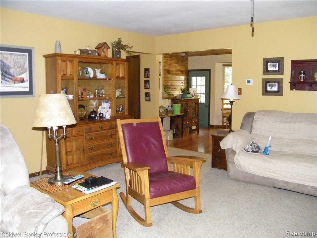 6040 Old State Road North Branch, MI 48461 - Photo 3 of 31 100_4550.jpg