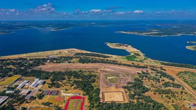 $207,900 | 701 Lake Day Drive, Somerville, TX 77879