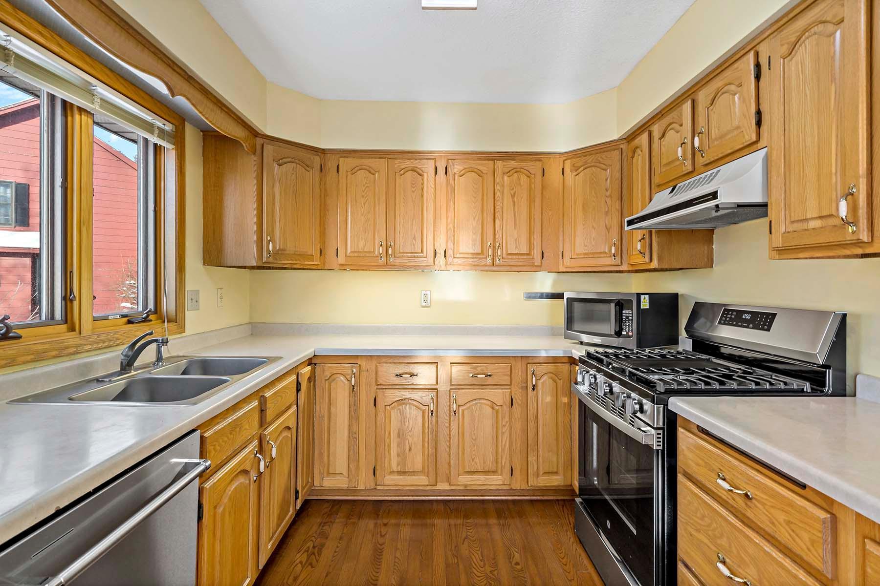 17384 Harding Lane Lakeville, MN 55044 - Photo 19 of 70