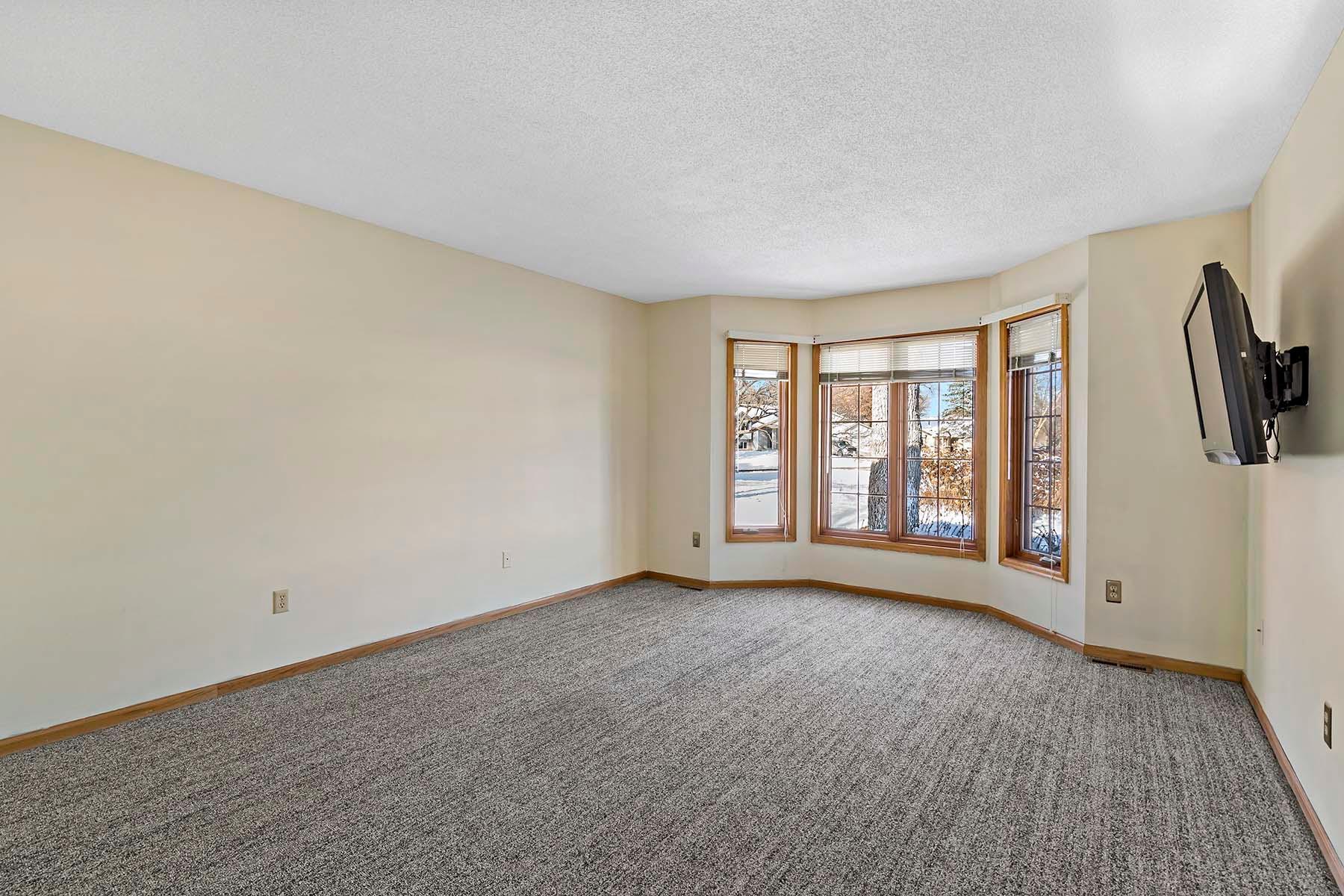 17384 Harding Lane Lakeville, MN 55044 - Photo 8 of 70