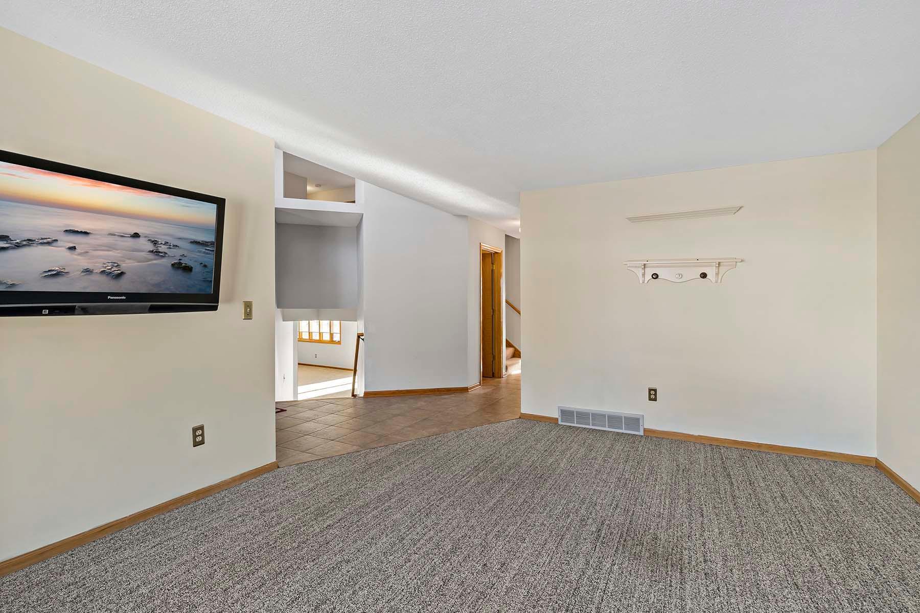 17384 Harding Lane Lakeville, MN 55044 - Photo 9 of 70