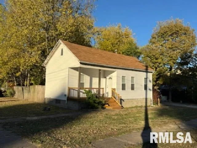 $87,500 | 217 East Tremont Street, Waverly, IL 62692