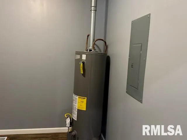 $87,500 | 217 East Tremont Street, Waverly, IL 62692