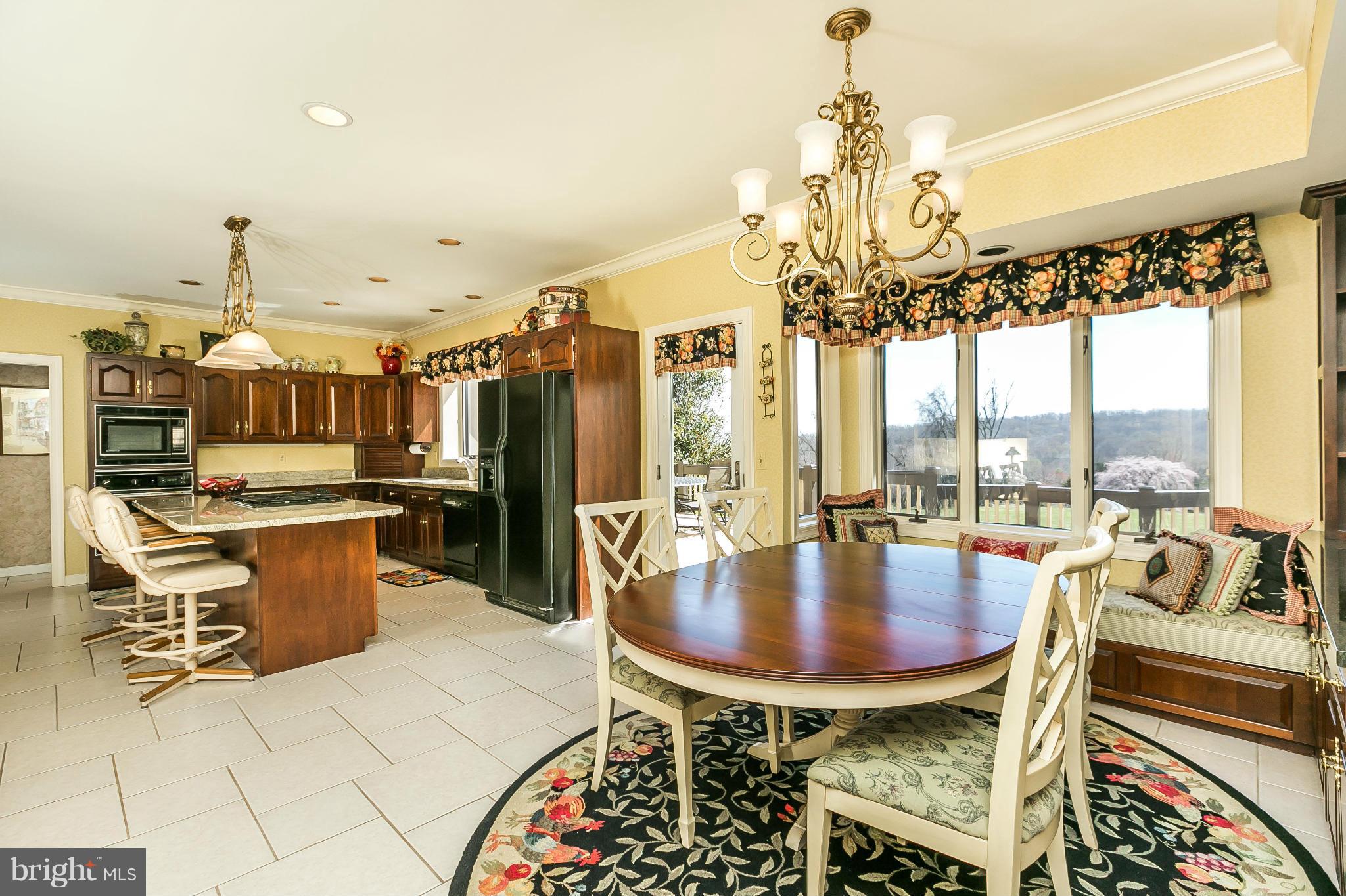 10713 Pot Spring Road Hunt Valley, MD 21030 - Photo 11 of 30 Kitchen w/Table