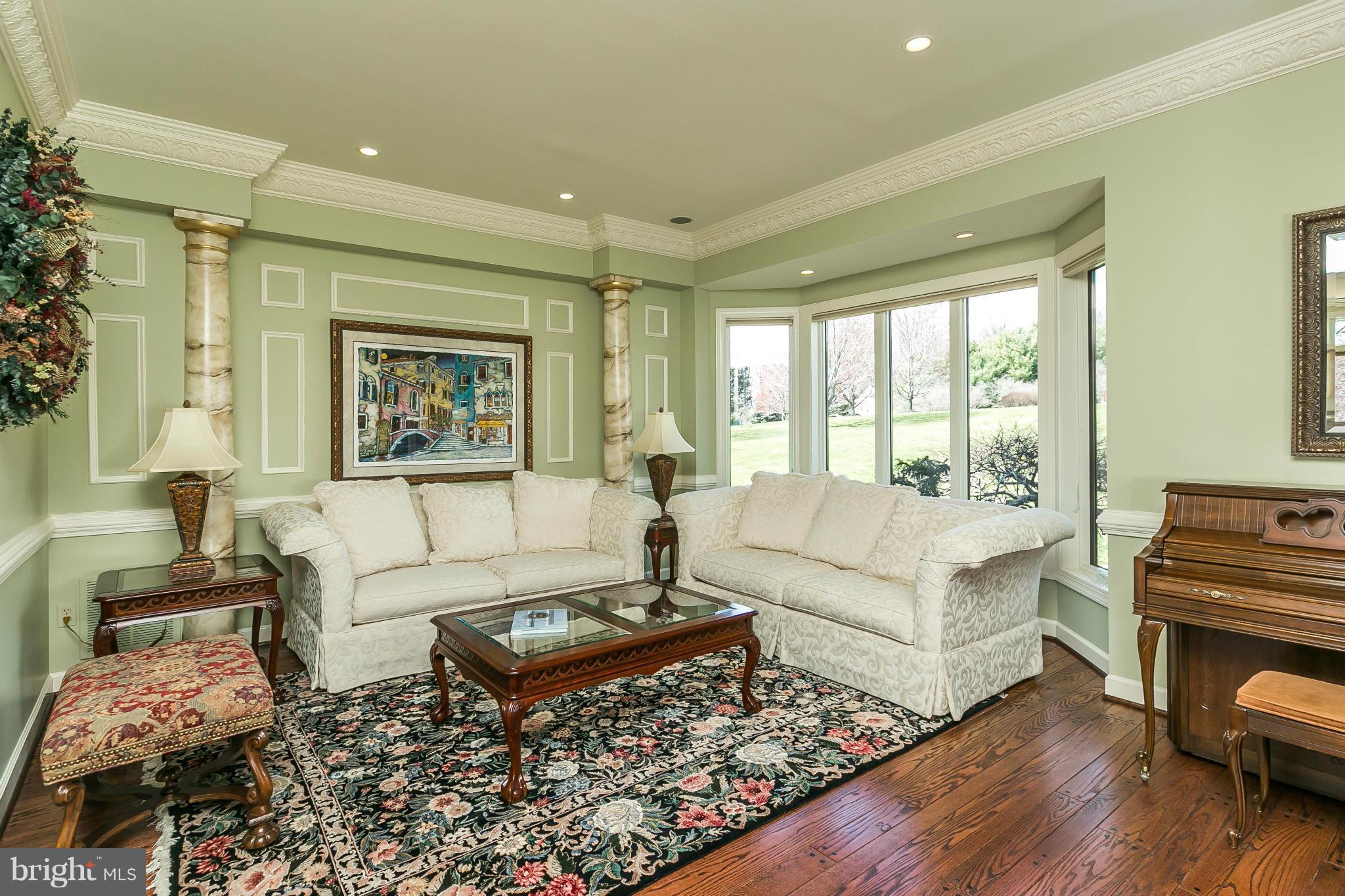 Plenty of room for Formal furniture