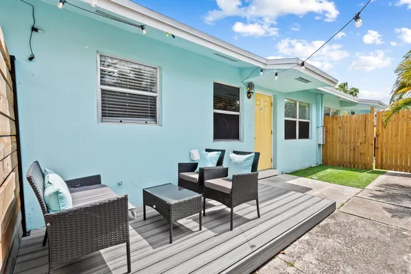 $2,050 | 1464 North Dixie Highway, Unit 2, Fort Lauderdale, FL 33304