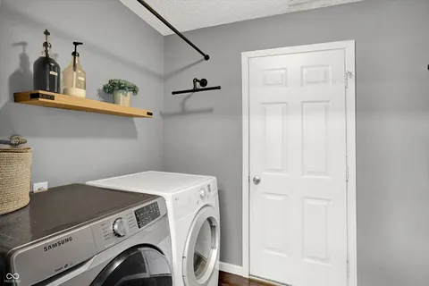 $300,000 | 6854 West Philadelphia Drive, McCordsville, IN 46055