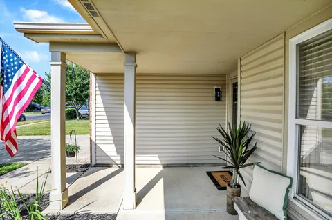 $300,000 | 6854 West Philadelphia Drive, McCordsville, IN 46055