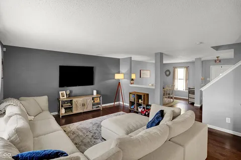 $300,000 | 6854 West Philadelphia Drive, McCordsville, IN 46055