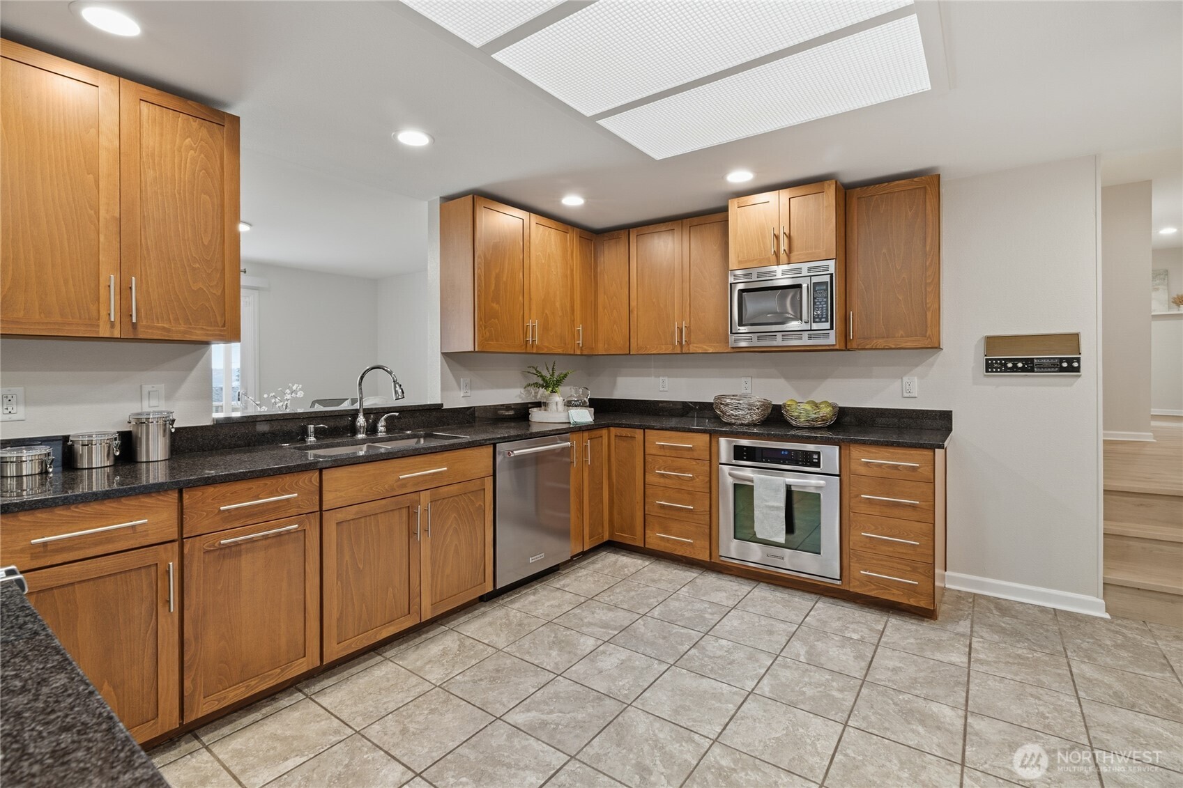 2017 Jones Circle Southeast Renton, WA 98055 - Photo 13 of 40 Gallery Image 13
