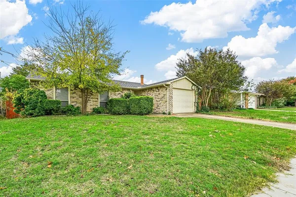 $269,990 | 718 Roaming Rd Drive, Allen, TX 75002