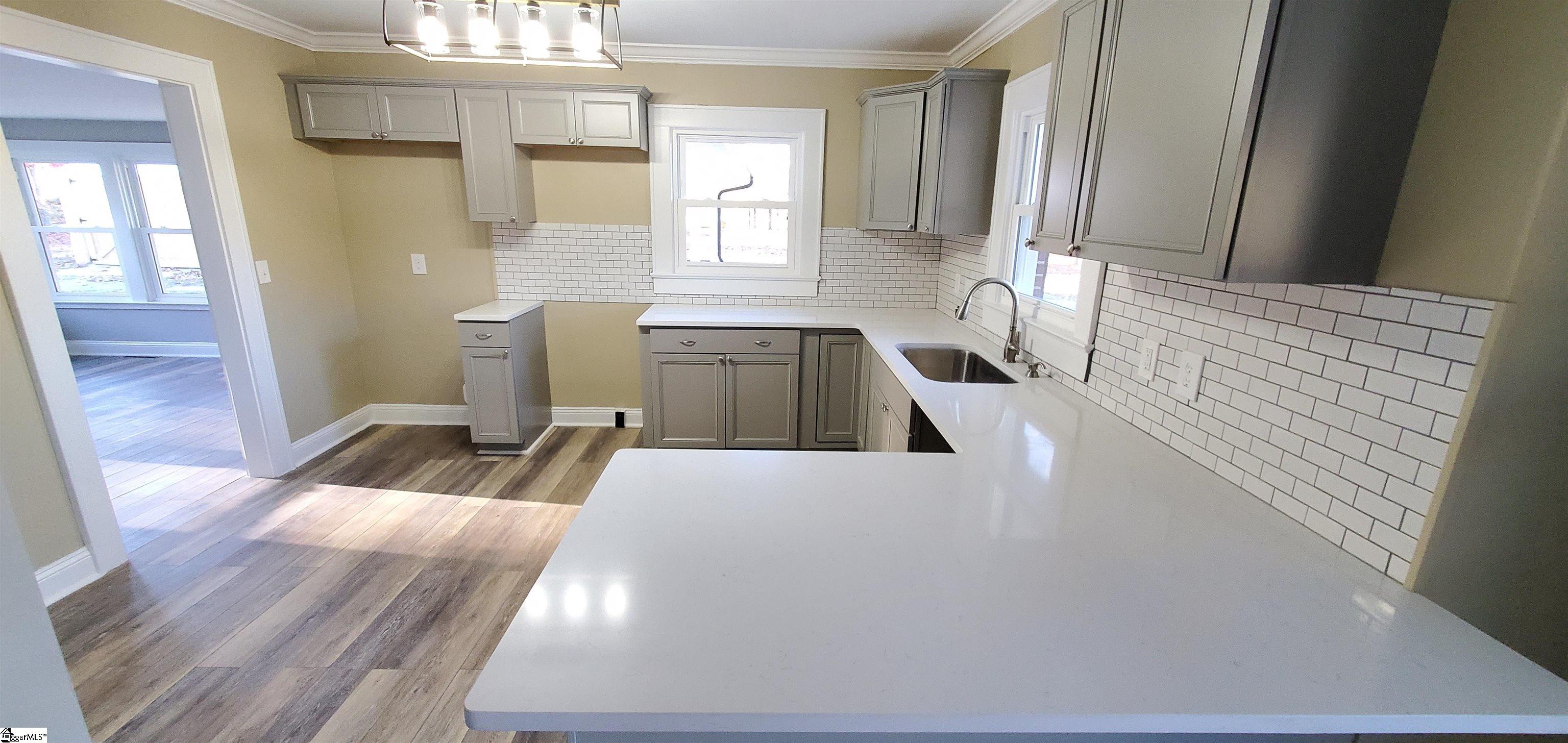 4352 Metric Road Laurens, SC 29360 - Photo 4 of 15 Gallery Image 4