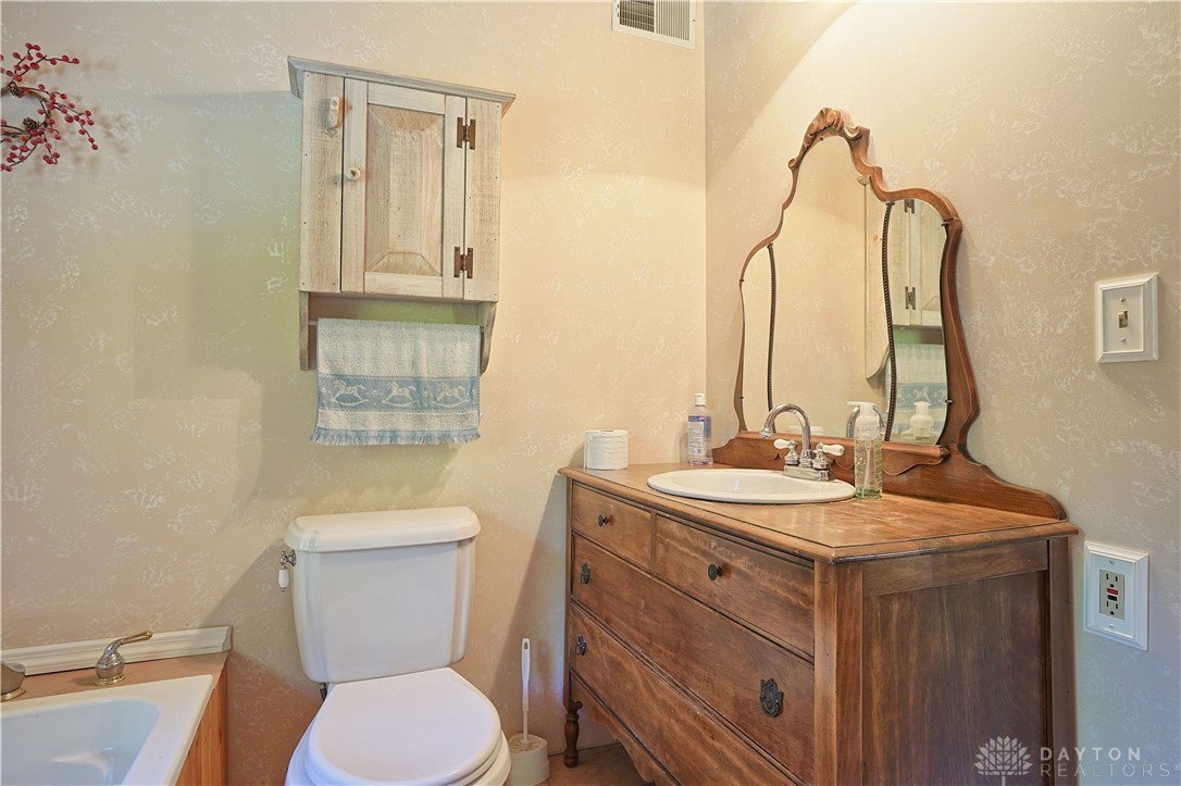 105 Inwood Road Wilmington, OH 45177 - Photo 60 of 77 Gallery Image 60