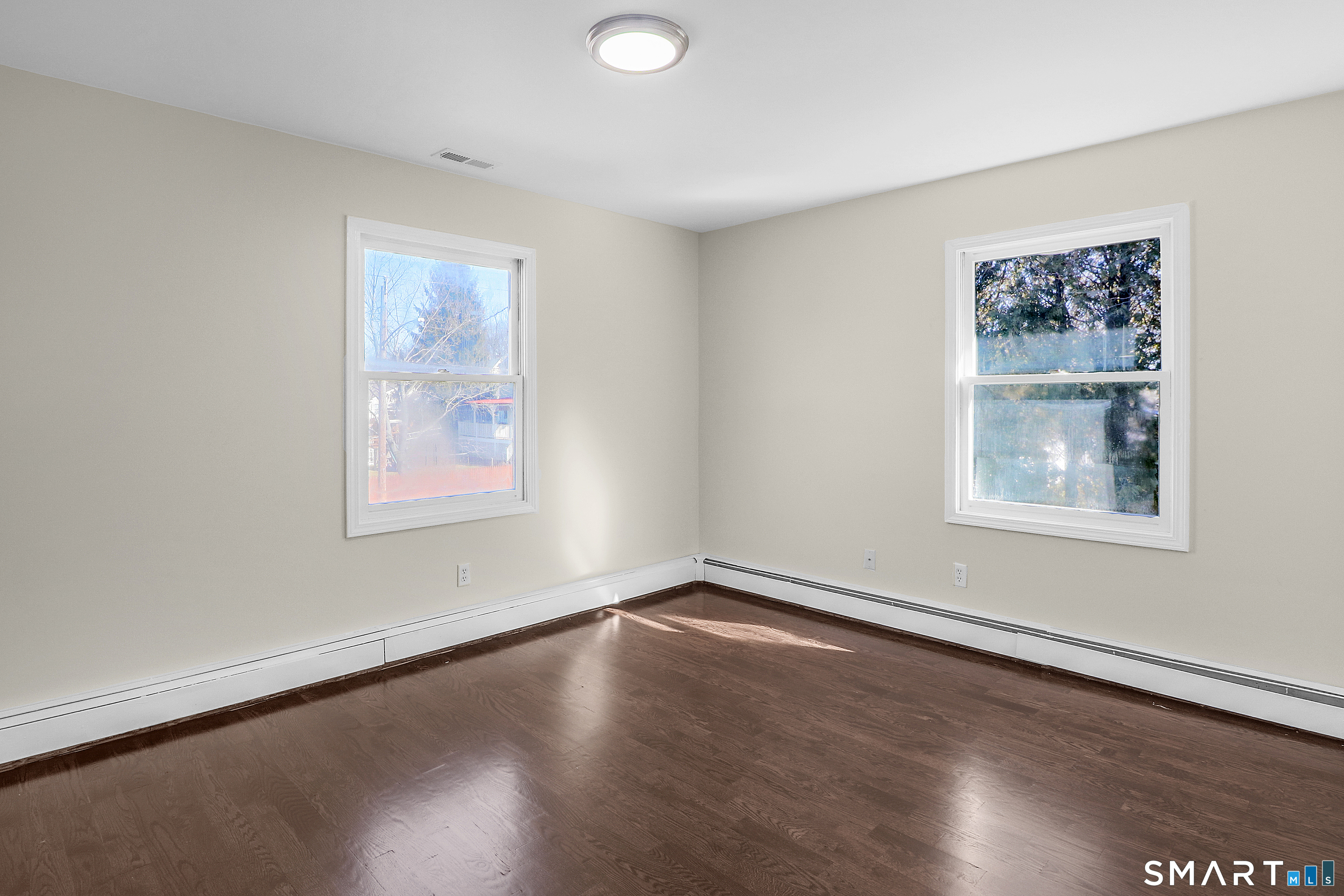 33 Trelane Drive Bridgeport, CT 06606 - Photo 7 of 23