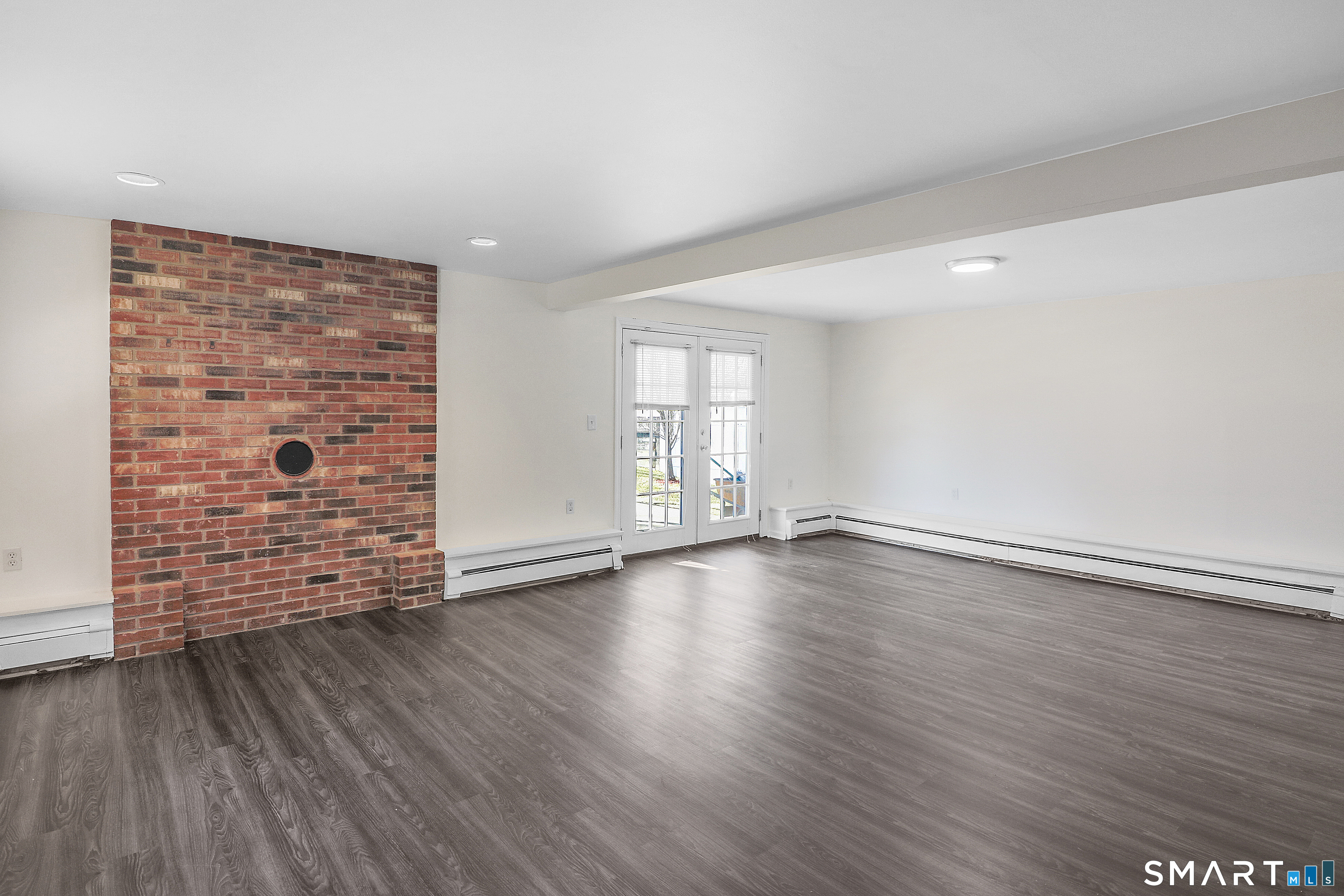 33 Trelane Drive Bridgeport, CT 06606 - Photo 9 of 23