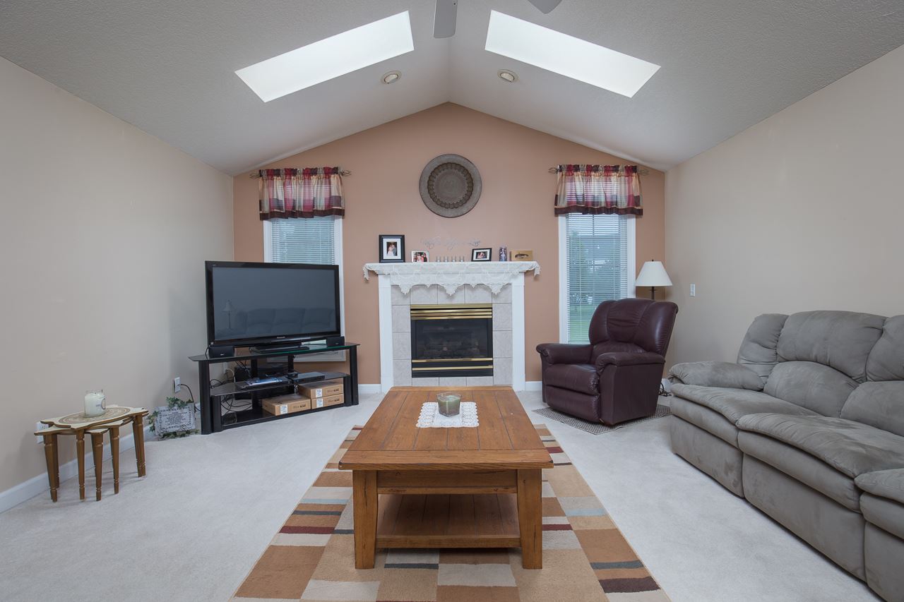4812 White Post Road Bettendorf, IA 52722 - Photo 3 of 17