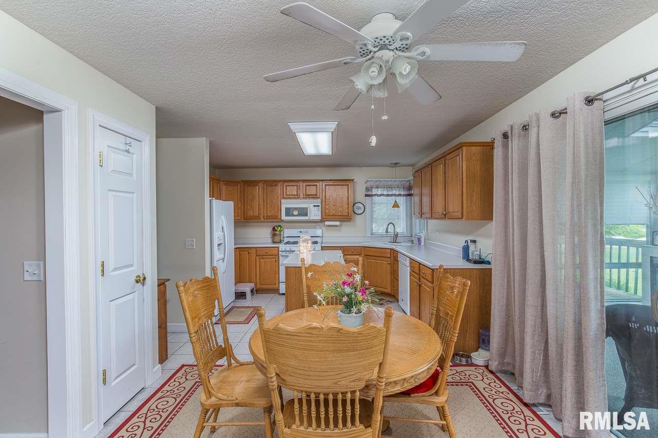 4812 White Post Road Bettendorf, IA 52722 - Photo 6 of 17