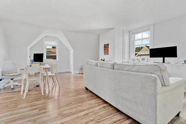 $2,650 | 13 Dartmouth Street, Unit 2, Somerville, MA 02145