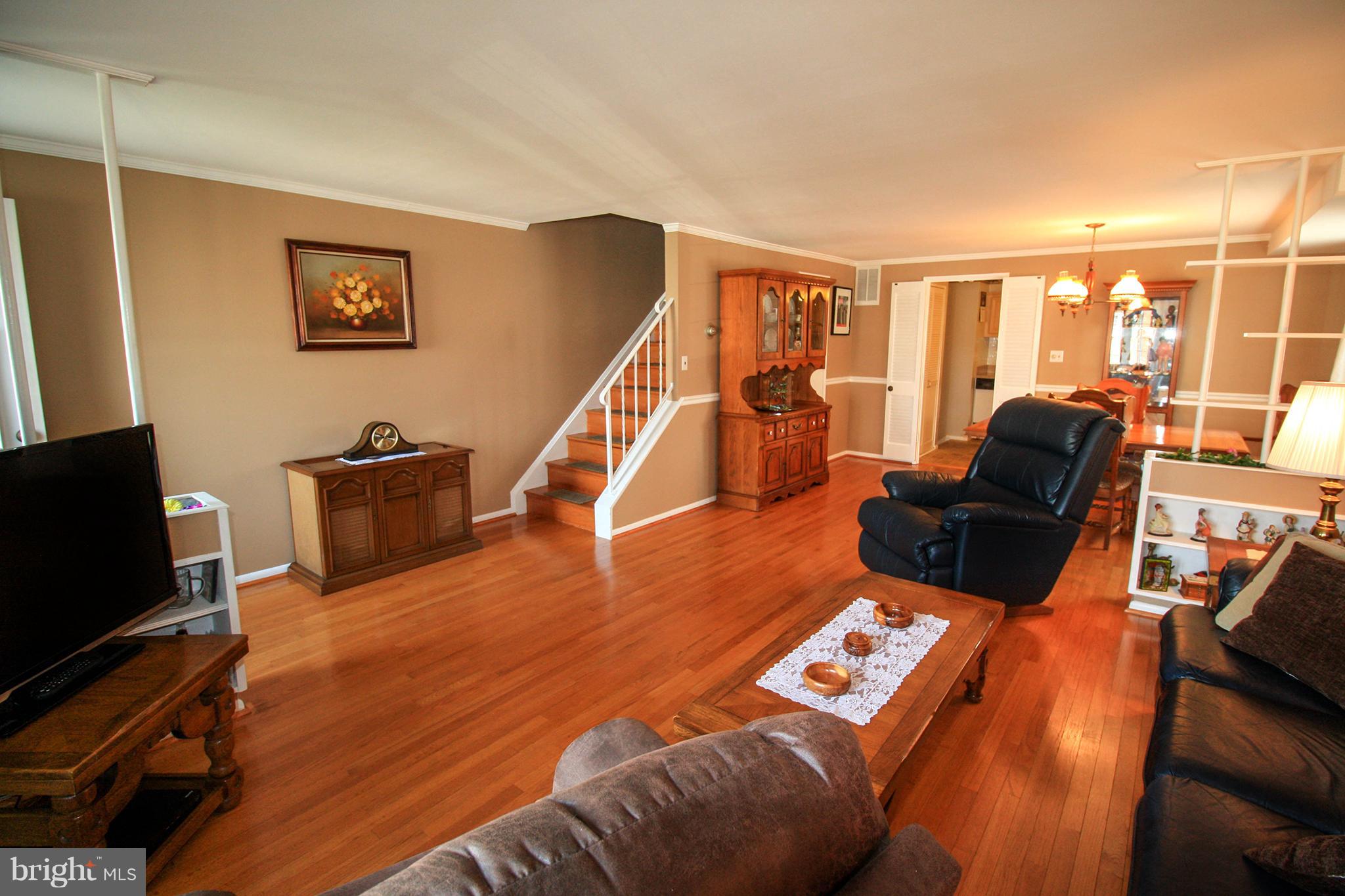 5659 Braxfield Road Baltimore, MD 21227 - Photo 12 of 30 Living Room