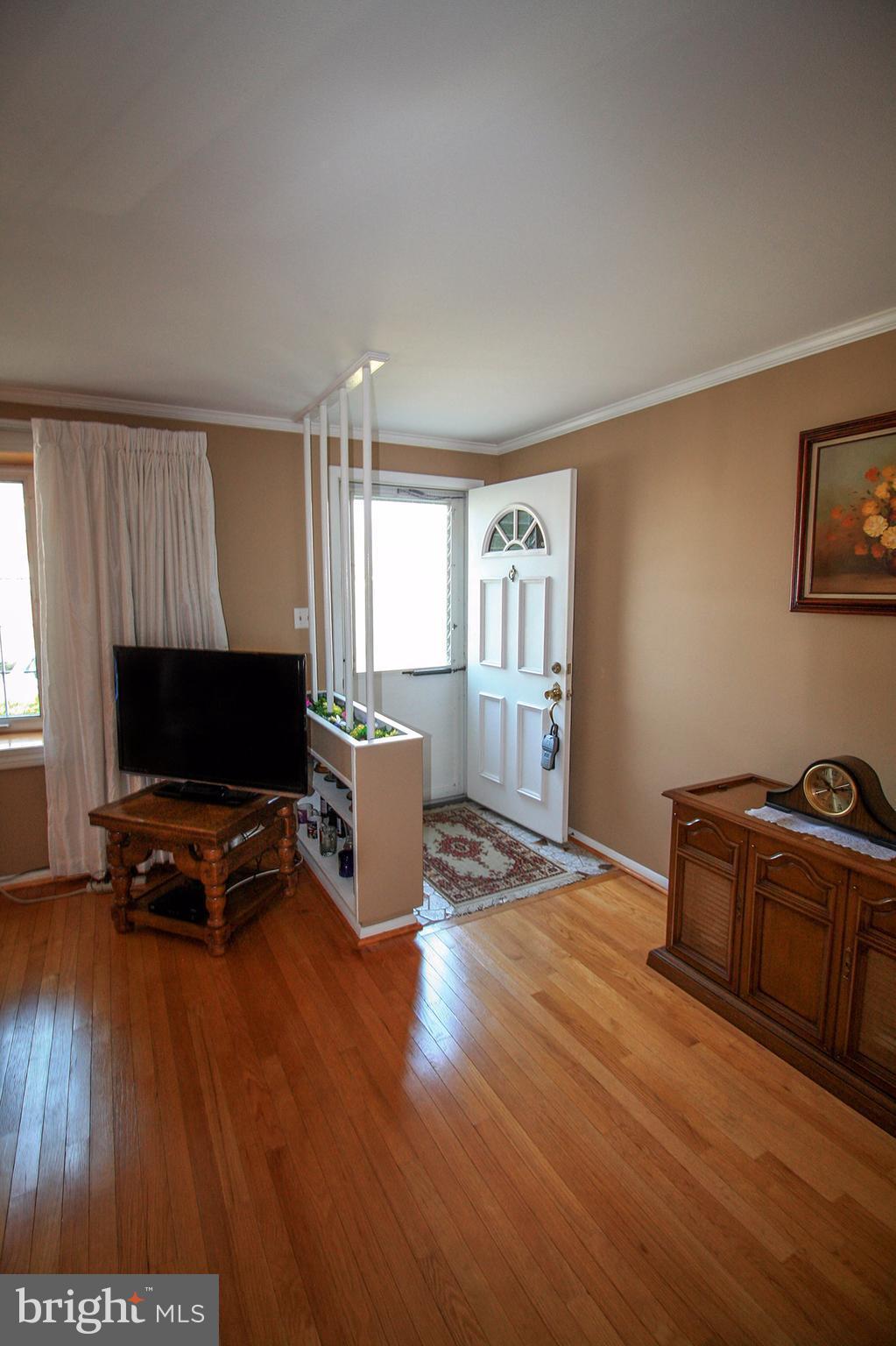 5659 Braxfield Road Baltimore, MD 21227 - Photo 16 of 30 Interior (General)