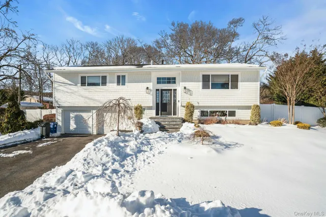 $969,000 | 34 Corsa Street, Dix Hills, NY 11746