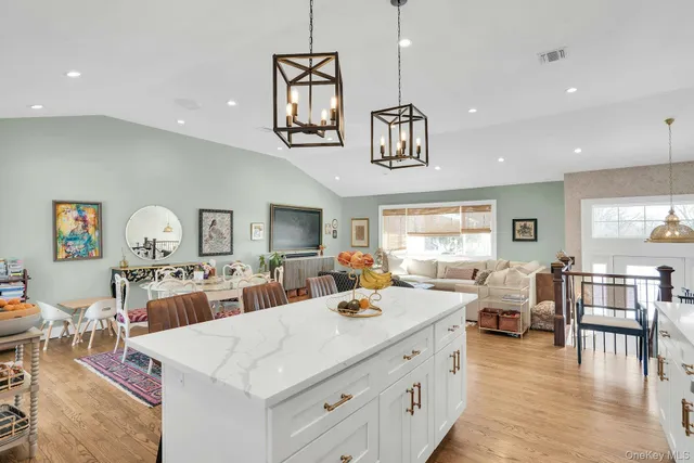 $969,000 | 34 Corsa Street, Dix Hills, NY 11746