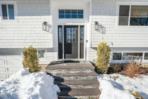 $969,000 | 34 Corsa Street, Dix Hills, NY 11746