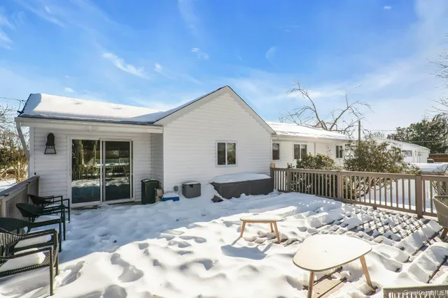 $969,000 | 34 Corsa Street, Dix Hills, NY 11746