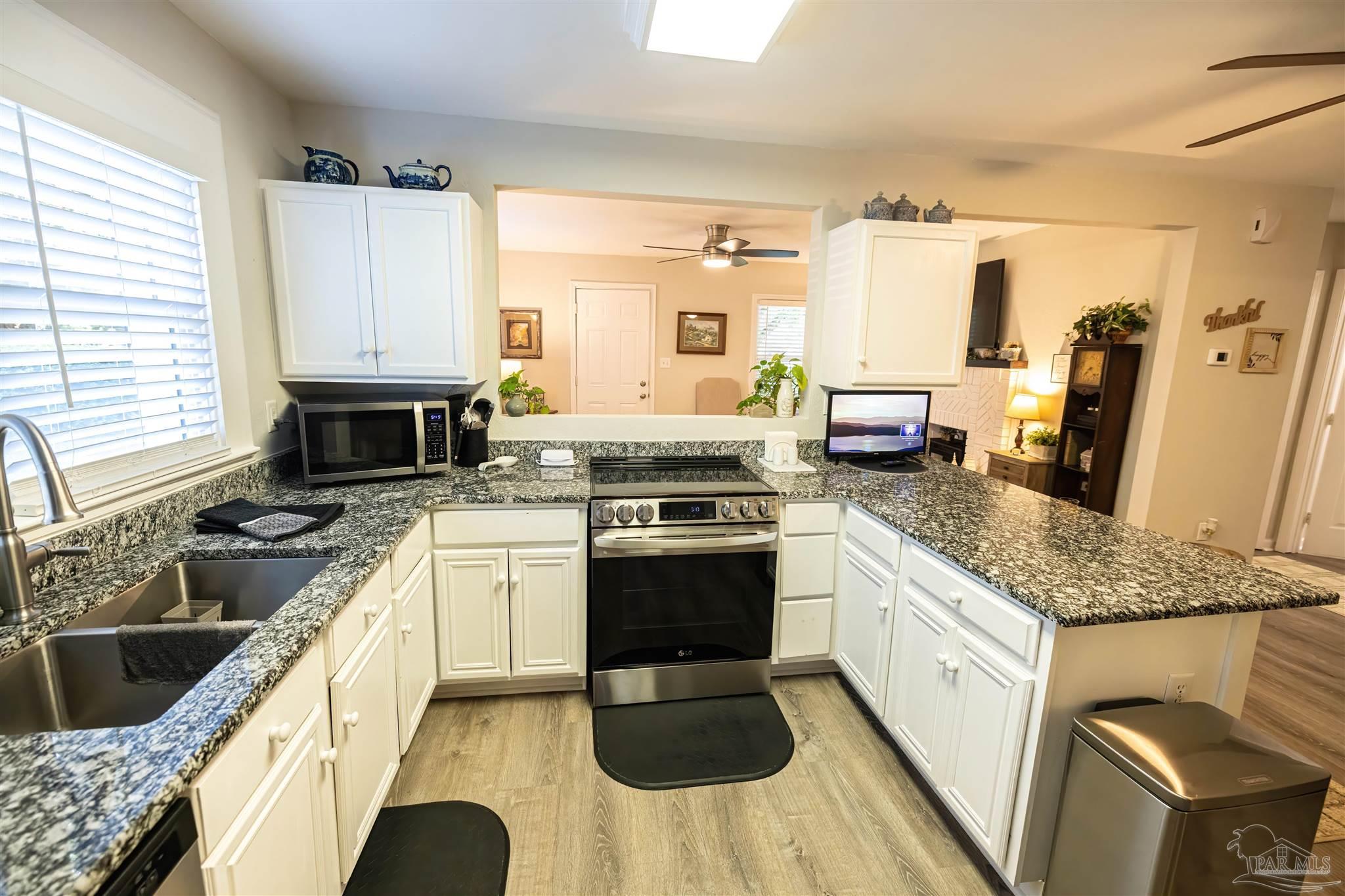 1148 West 9 & Half Mile Road Pensacola, FL 32534 - Photo 15 of 39