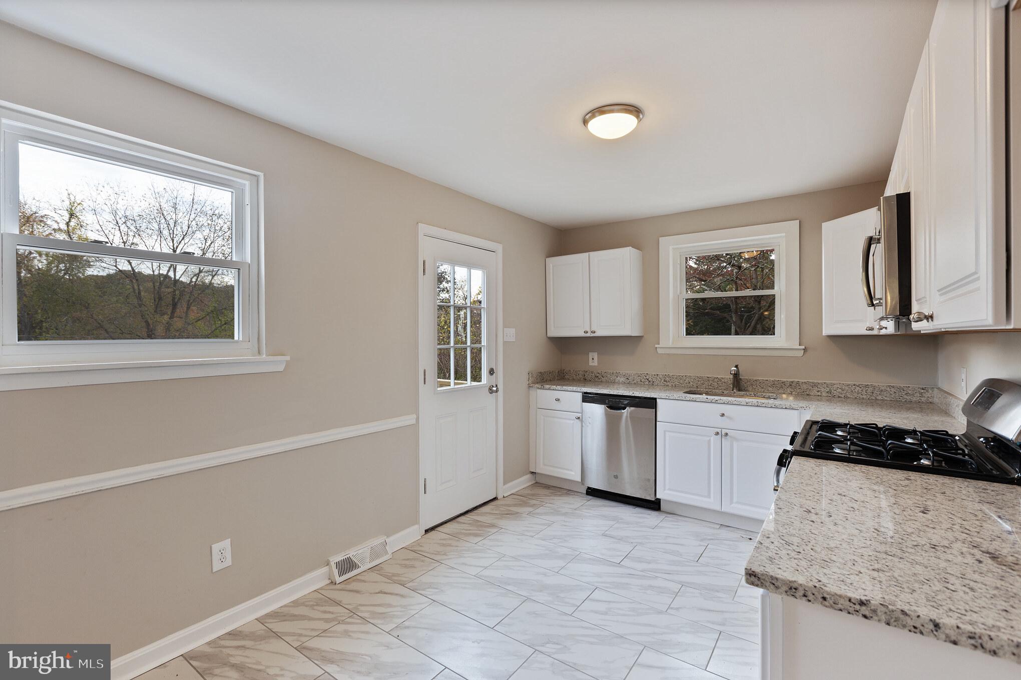 836 Woods Road Pasadena, MD 21122 - Photo 17 of 35 Gallery Image 17