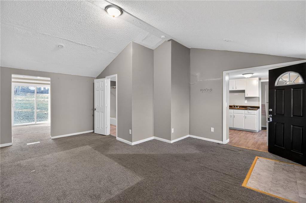 405 Bellemere Road Blue Springs, MO 64015 - Photo 8 of 33