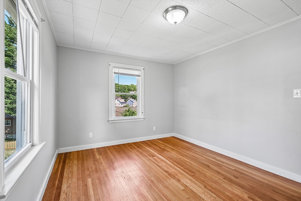 42 East Main Street Gloucester, MA 01930 - Photo 20 of 25 an empty room with window