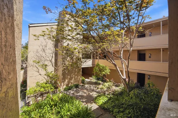 $399,000 | 1370 Townview Avenue, Unit 202, Santa Rosa, CA 95405