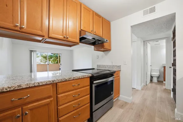 $399,000 | 1370 Townview Avenue, Unit 202, Santa Rosa, CA 95405