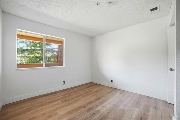 $399,000 | 1370 Townview Avenue, Unit 202, Santa Rosa, CA 95405