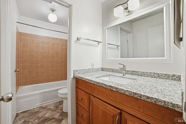 $399,000 | 1370 Townview Avenue, Unit 202, Santa Rosa, CA 95405