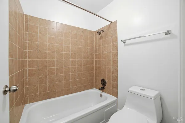 $399,000 | 1370 Townview Avenue, Unit 202, Santa Rosa, CA 95405