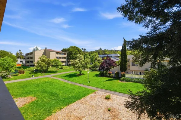 $399,000 | 1370 Townview Avenue, Unit 202, Santa Rosa, CA 95405