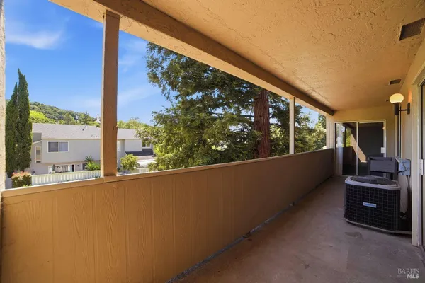$399,000 | 1370 Townview Avenue, Unit 202, Santa Rosa, CA 95405