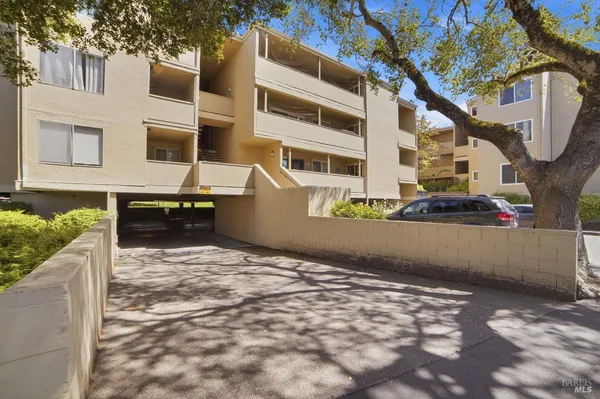 $399,000 | 1370 Townview Avenue, Unit 202, Santa Rosa, CA 95405