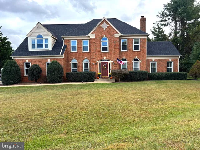 $894,900 | 7243 Windsor Court, Warrenton, VA 20186