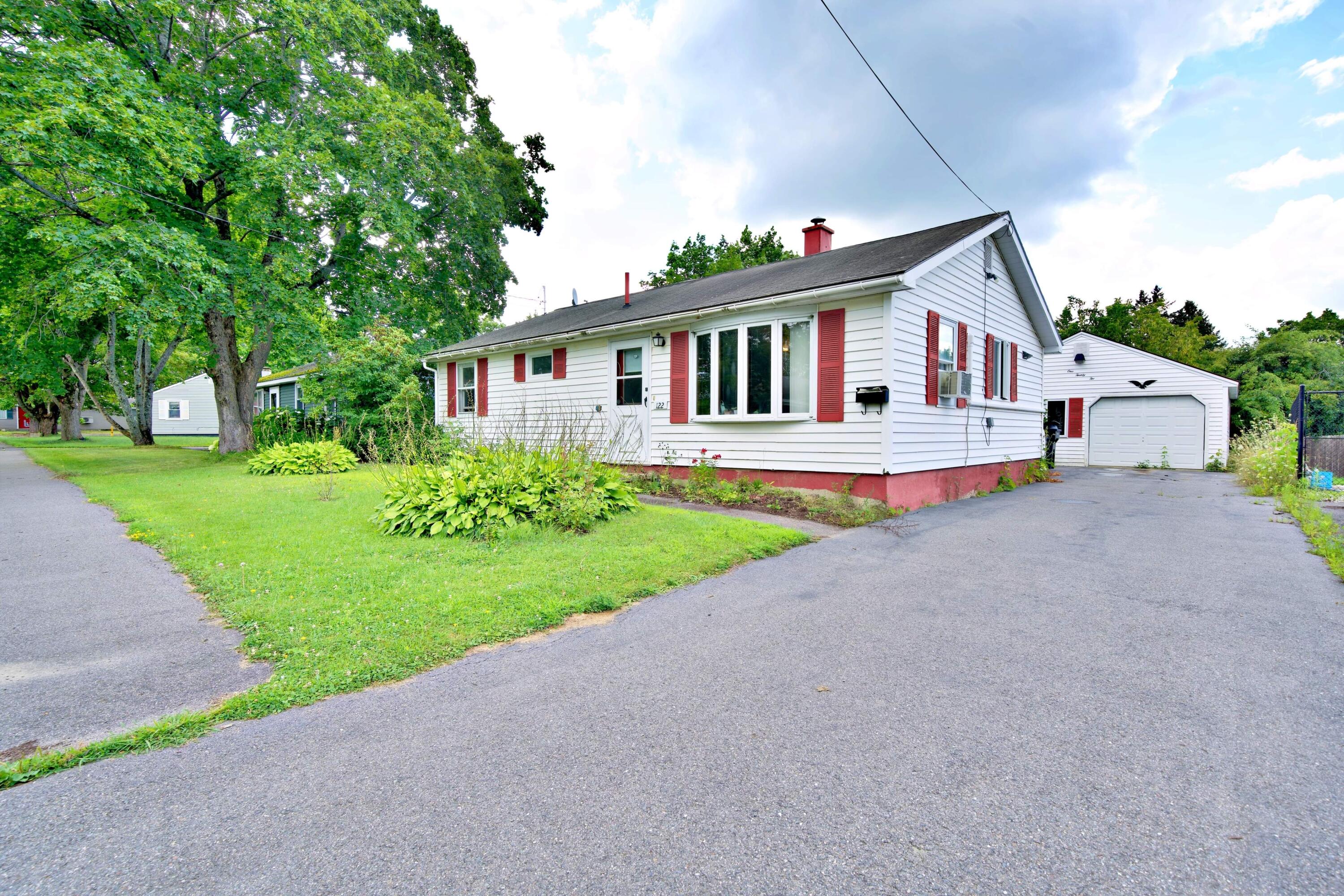 122 Thornton Road Bangor, ME 04401 - Photo 2 of 17 F5F40EA3-51C5-4616-BE6E-8DC009832A01