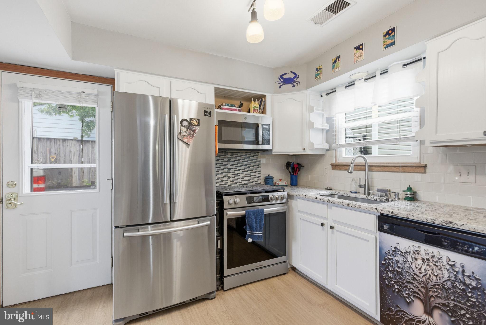 1071 Kings Road Pasadena, MD 21122 - Photo 6 of 27 Gallery Image 6