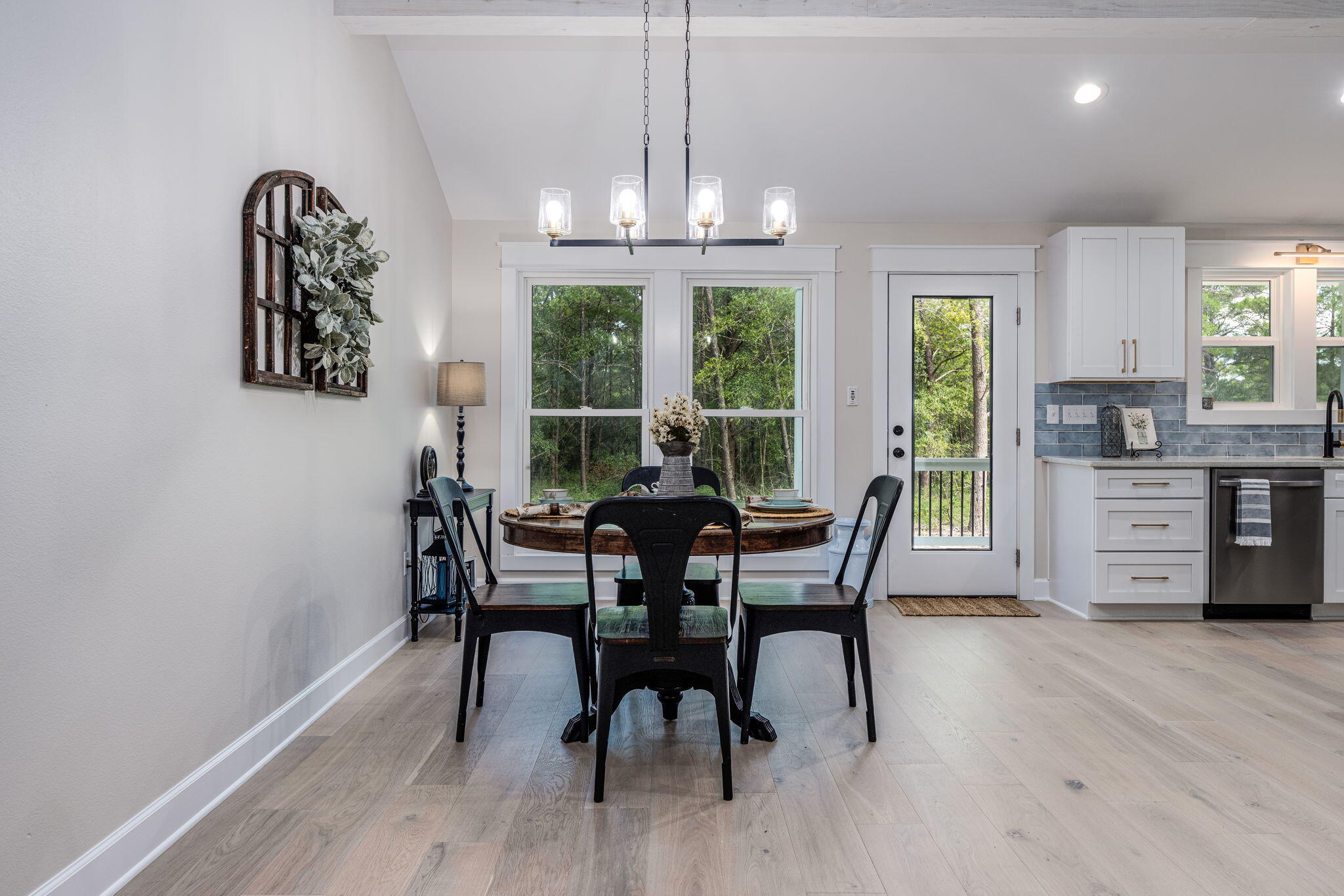 89 Spring Hill Road DeFuniak Springs, FL 32433 - Photo 18 of 73 a dining room with furniture and window