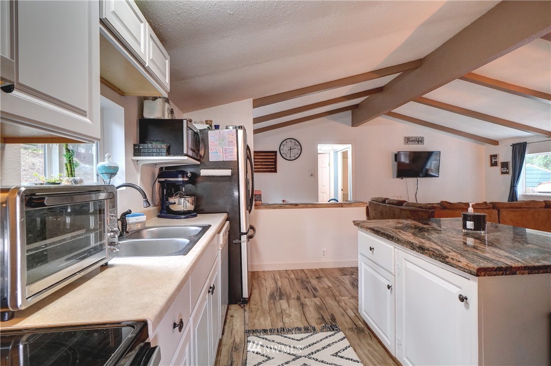 840 Northeast Larson Lake Road Belfair, WA 98528 - Photo 17 of 30 Gallery Image 17