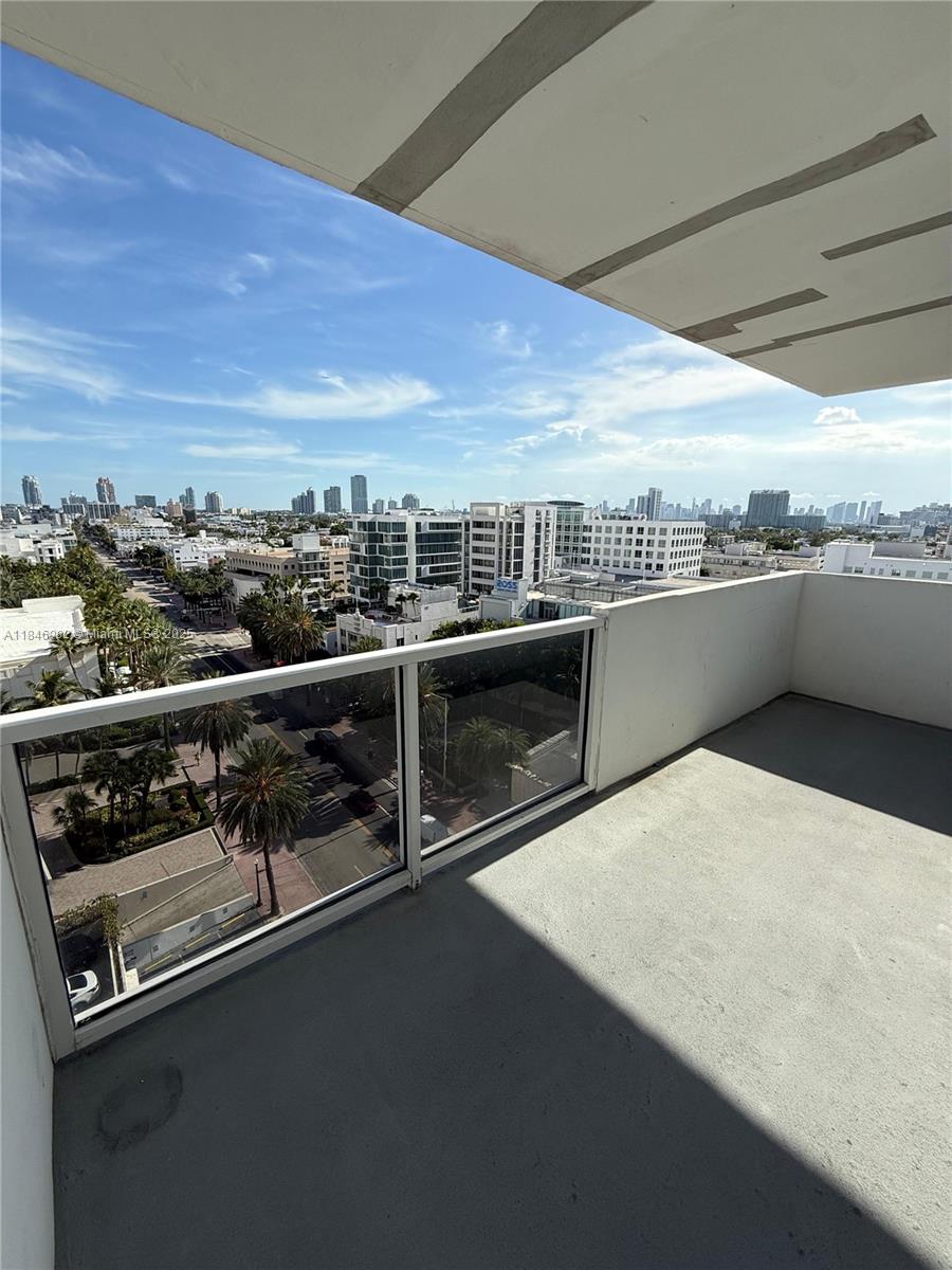 Miami Beach City Center Miami Beach, FL 33139 - Photo 41 of 41 a view of terrace with city view